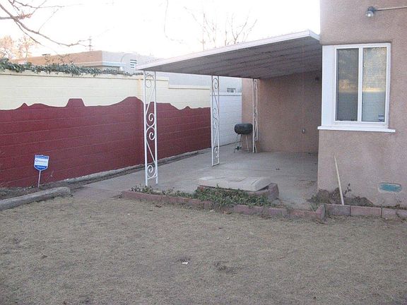 4th image of 1328 Stanford Dr NE