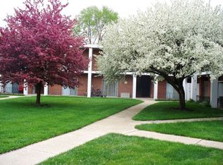 150 E Lake St APT 4B, Elmhurst, IL 60126