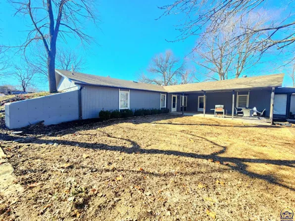 1643 NE 62nd St, Topeka, KS 66617