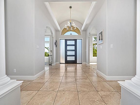 5th image of 3206 Warren Ln
