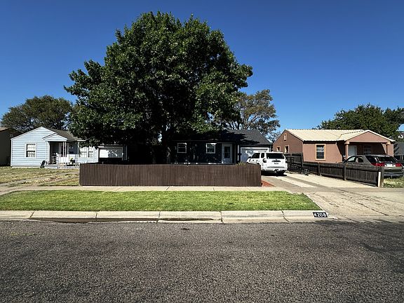 2nd image of 4208 S Hughes St