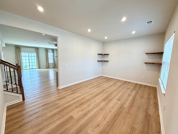 2nd image of 6067 Ives Ave