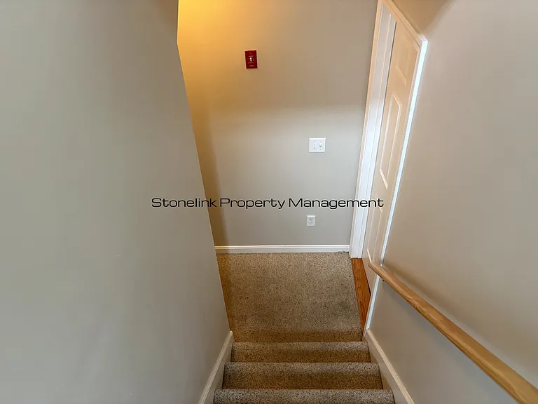32 Horace St — Photo 14