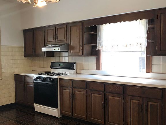5th image of 5349 W Newport Ave #2
