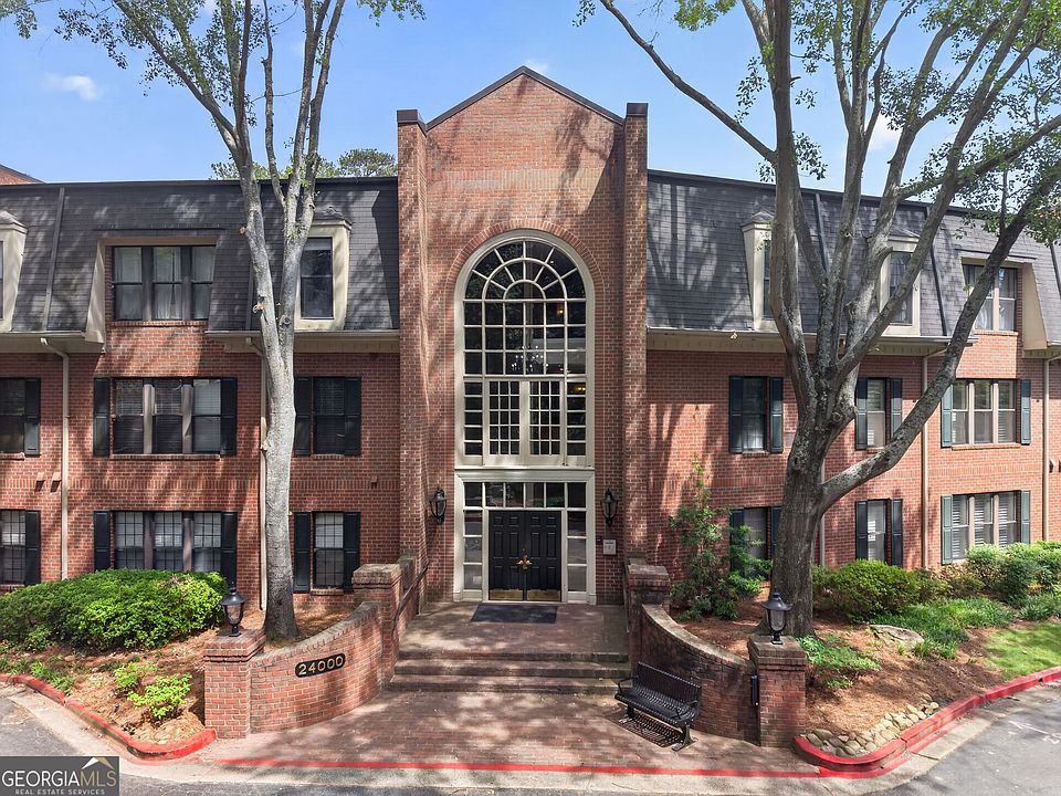 1st image of 24216 Plantation Dr NE #216