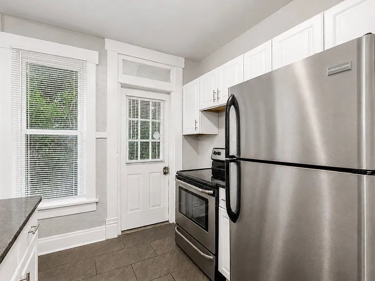 24 E Blake Ave — Photo 16