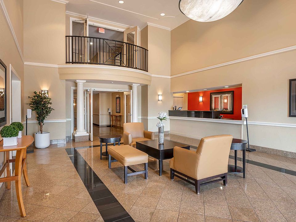 Lobby and Guest Check-in