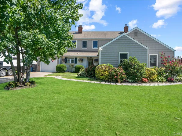 73 Maple Avenue, Bay Shore, NY 11706