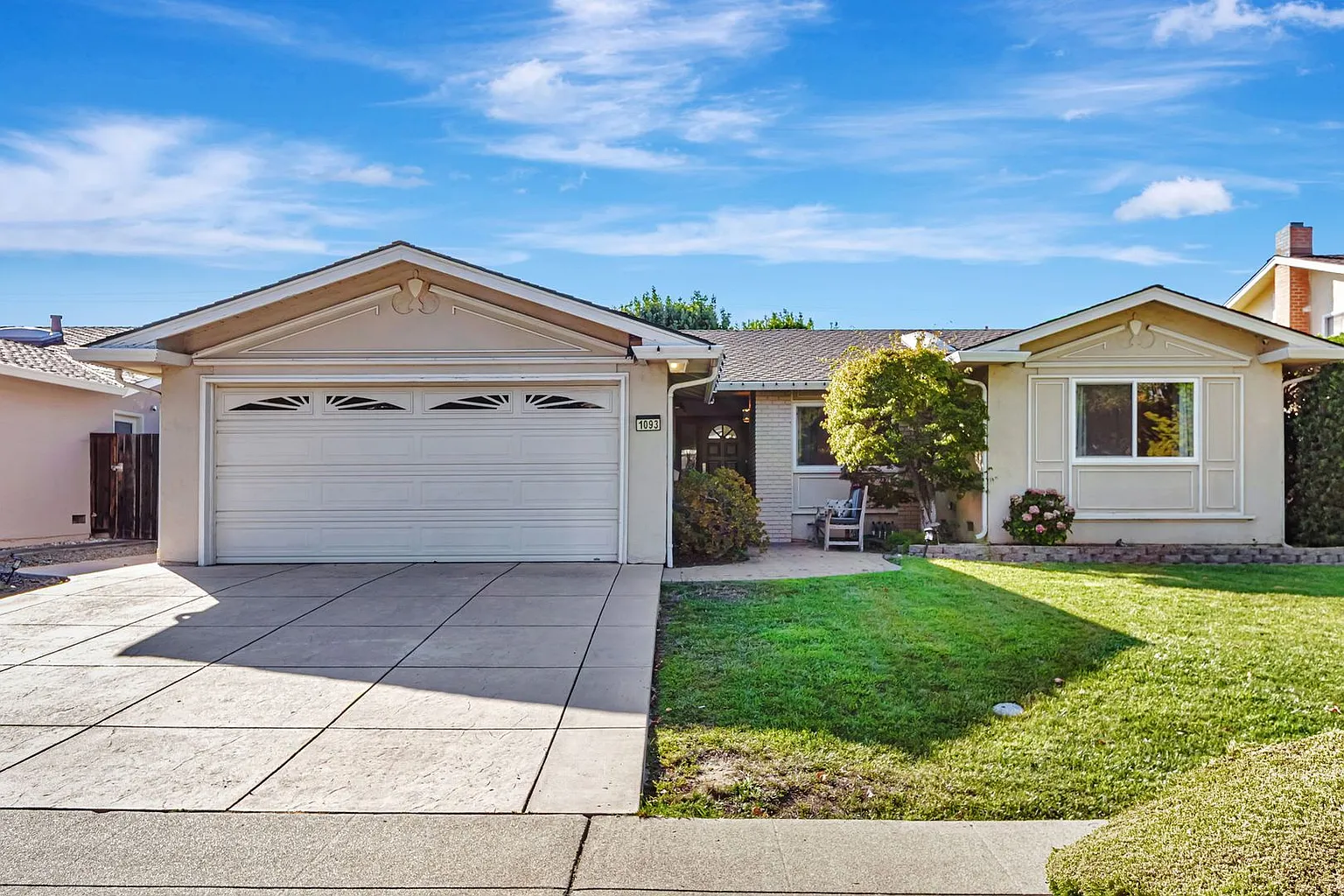 1093 Del Cambre Dr photo 1