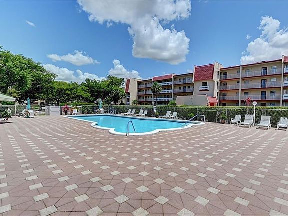 2nd image of 1040 Country Club Drive #205