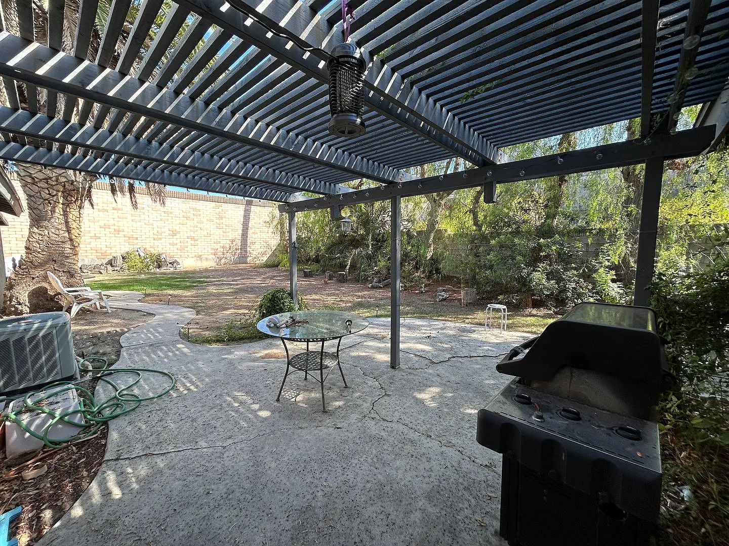 Lovely Single Story 3 Bed 2 Bath Home in Orange on Large Lot — Photo 3