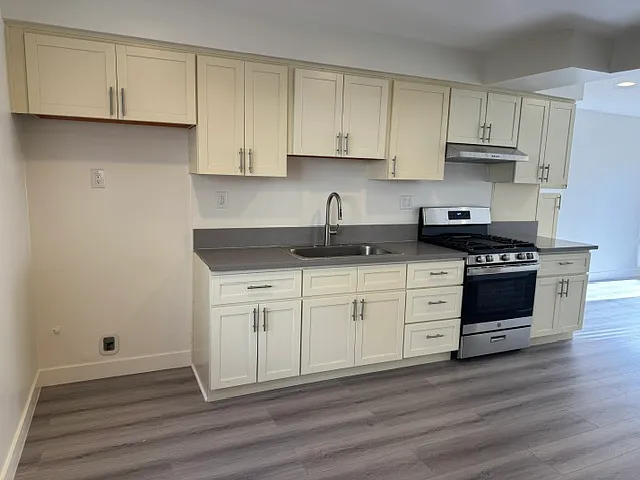 1 bed, 610 sqft, $1,875 — Photo 4