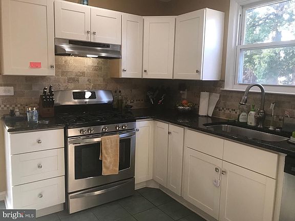 4th image of 403 S Dupont St