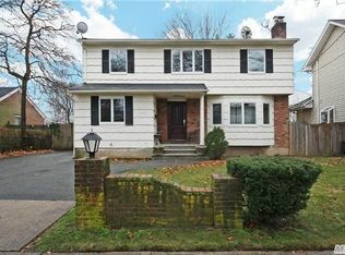 2064 Hillside Ave, Bellmore, NY 11710