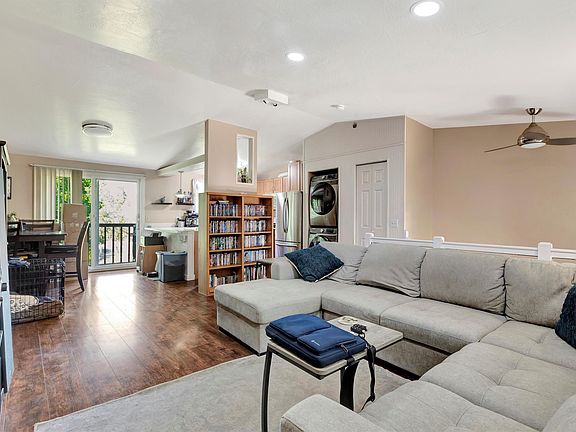 4th image of 2200 Garland Dr APT 15