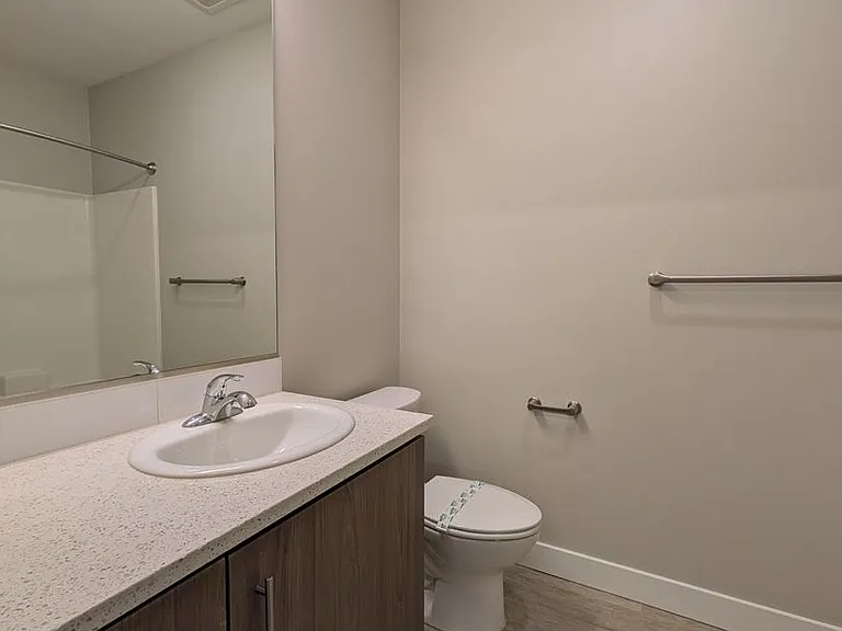 Division Terrace Apartments — Photo 40