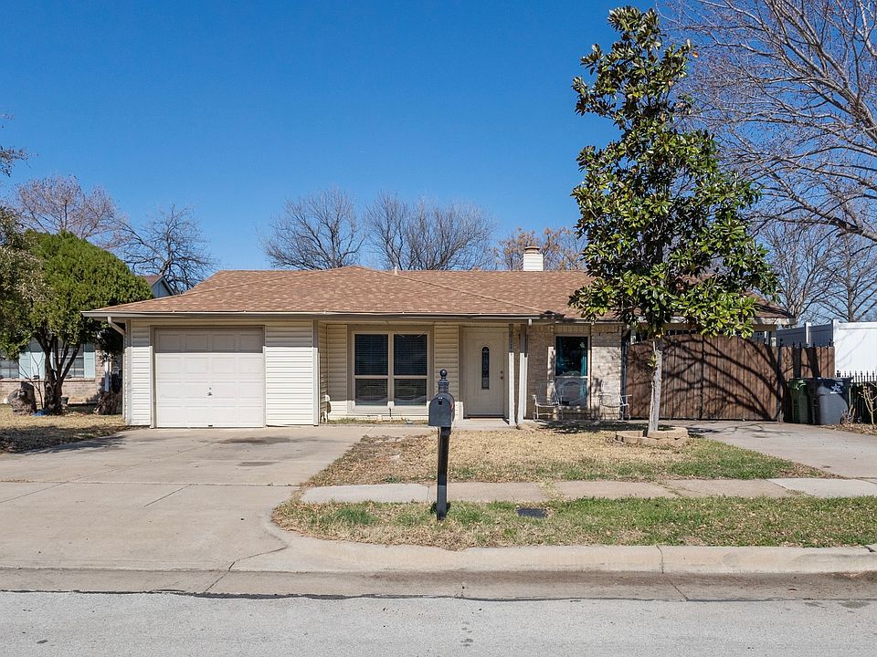 1st image of 2111 Pennington Dr