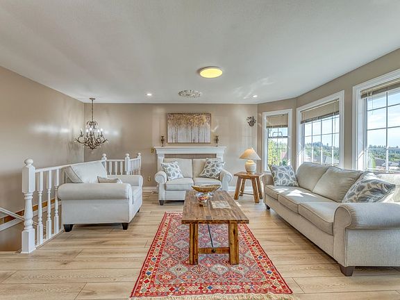 4th image of 1465 Blackwater Pl