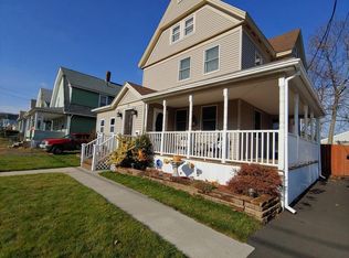 35 Saint James Ave, Holyoke, MA 01040