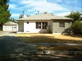 1st image of 2862 Lawrence Ave