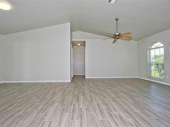 3rd image of 3927 SW 1st Ave