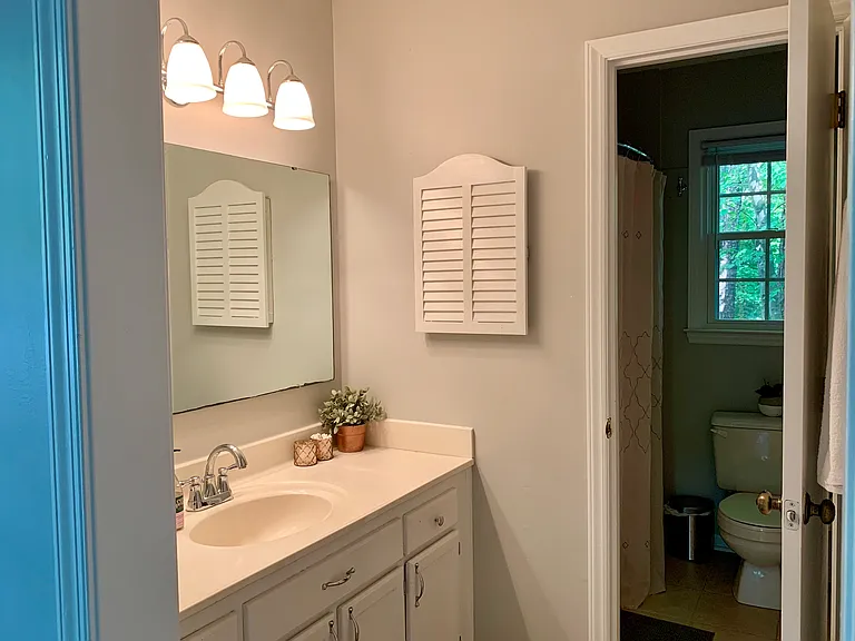 102 Chevron Cir — Photo 3
