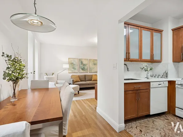 250 West 103rd Street image 4 of 12