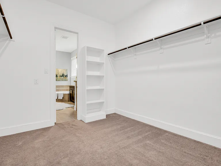 724 Orleans Dr — Photo 32