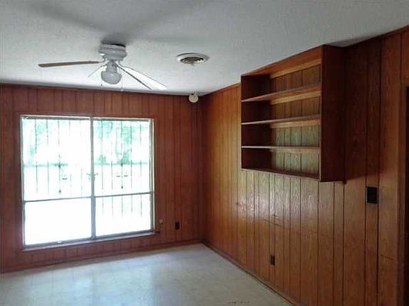 4th image of 345 Green Leaf Dr