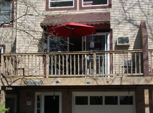G10 Stonehedge Dr, South Burlington, VT 05403