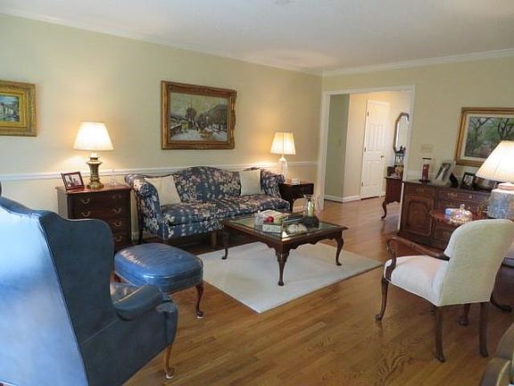 4th image of 29 31st Avenue Ct NE