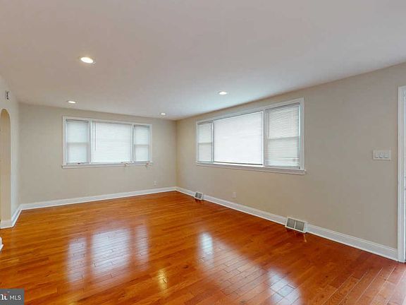 4th image of 3815 Royal Ave