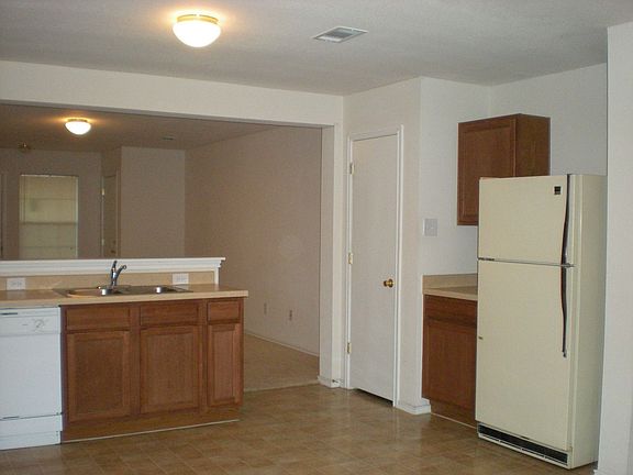 3rd image of 11816 Savanna Canyon Ct