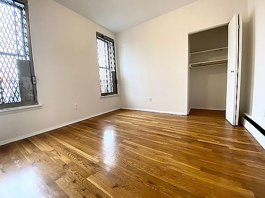 5th image of 257 W 116th St #5B