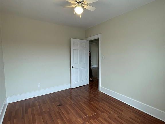 4th image of 2329 Pillette Rd #2