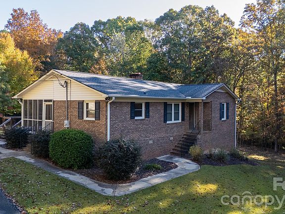 2nd image of 4193 Walker Rd