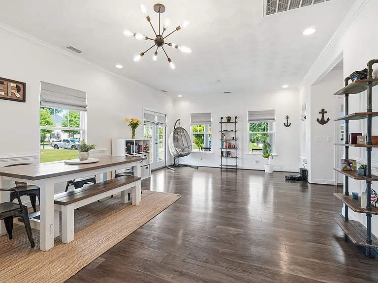 Living Room/Dining Room