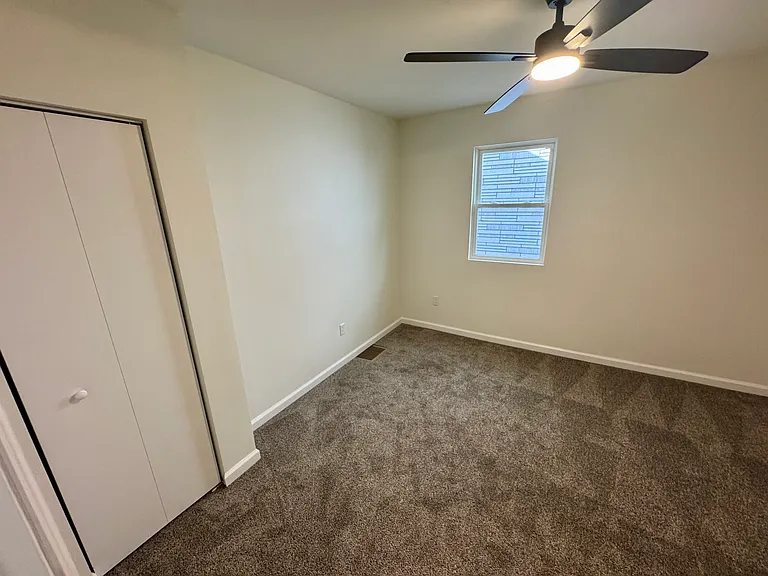 1727 S Canal St — Photo 22