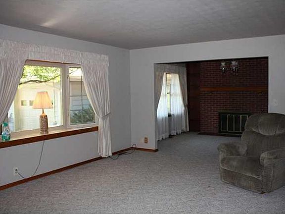 5th image of 1343 E 196th St