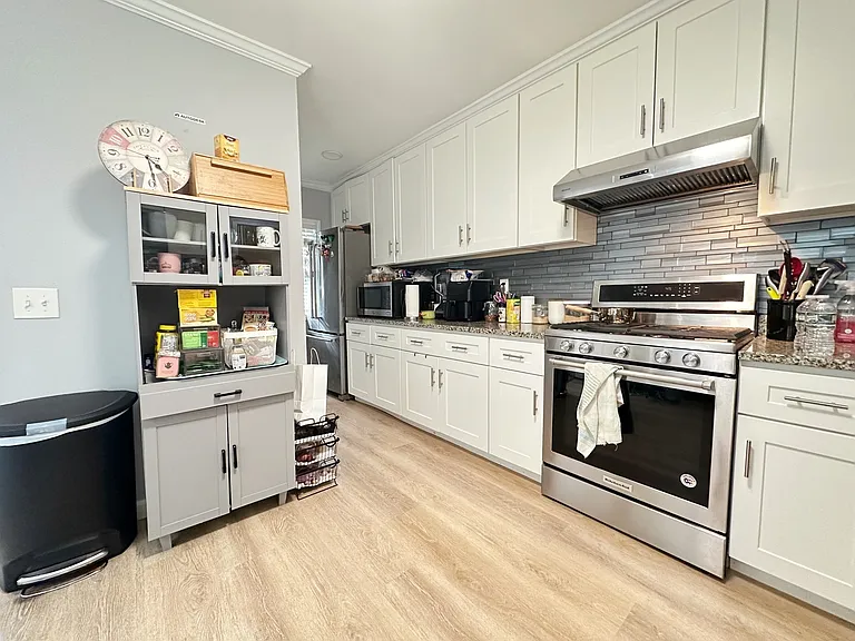 1 Vincent Ave — Photo 4
