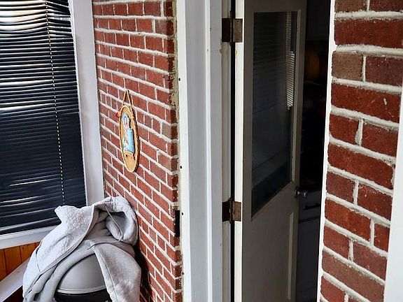 2nd image of 3420 Penn Ave