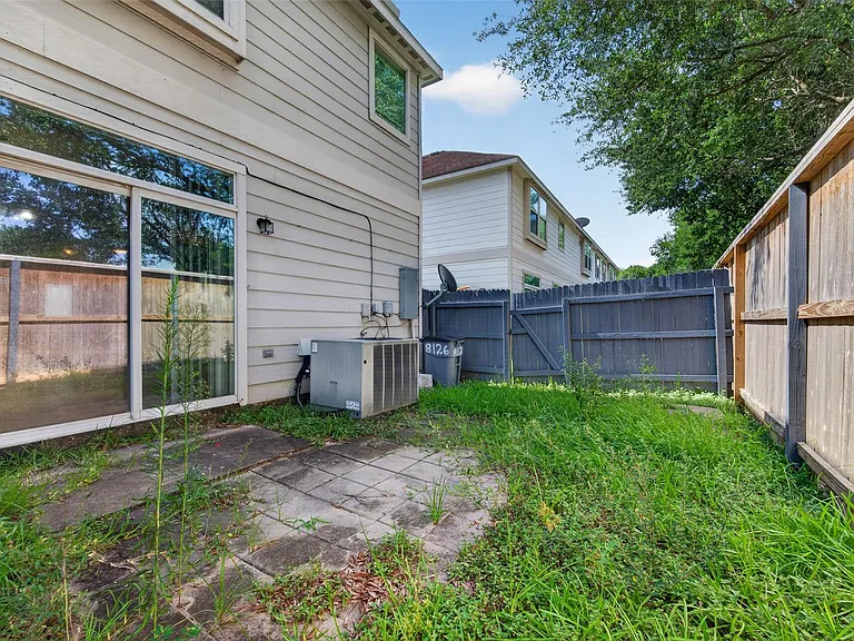8126 Montague Manor Ln — Photo 38
