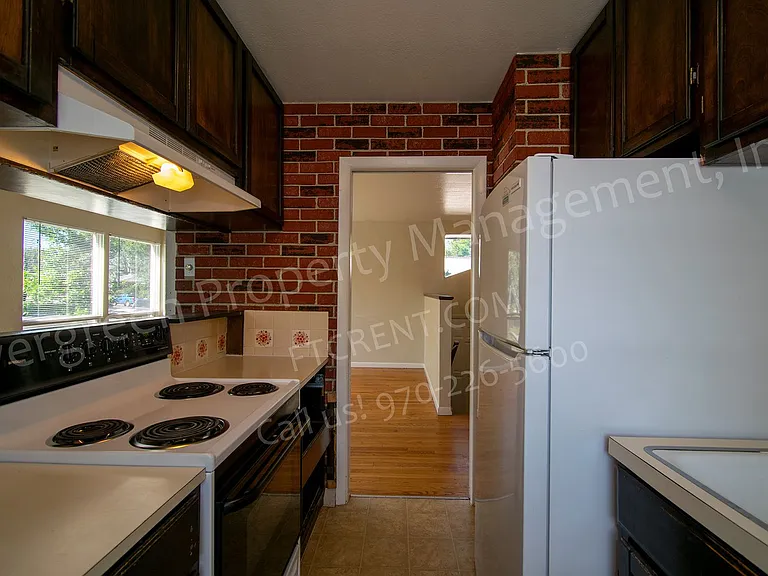 1916 Larkspur Dr — Photo 9