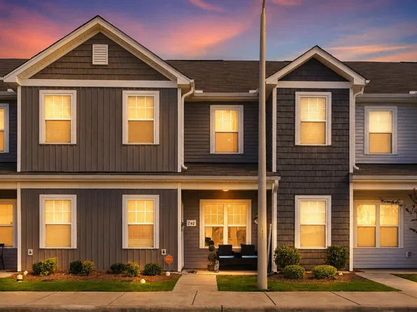 240 Yorktown Ln, Sanford, NC 27330