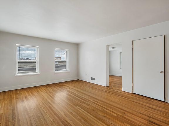2nd image of 1324 W 5th Ave APT 1A