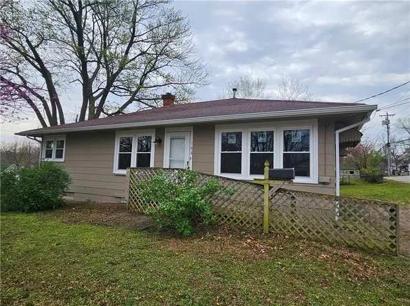 108 E Marshall St, El Dorado Springs, MO 64744