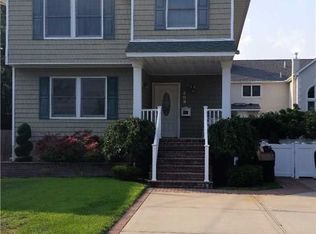 303 Center St, Oceanside, NY 11572
