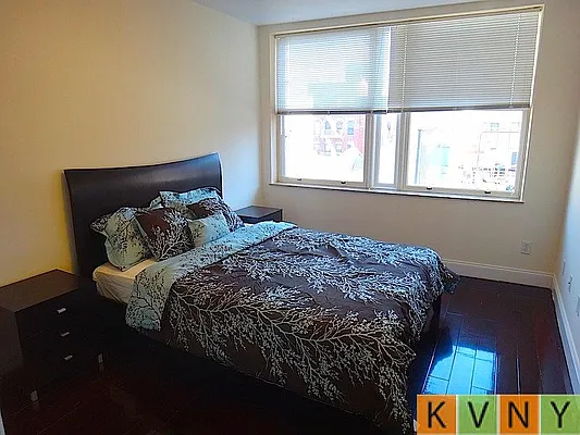 Rented by KVNY Soho | media 28