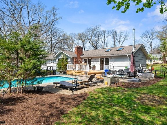 2nd image of 106 Dogwood Dr