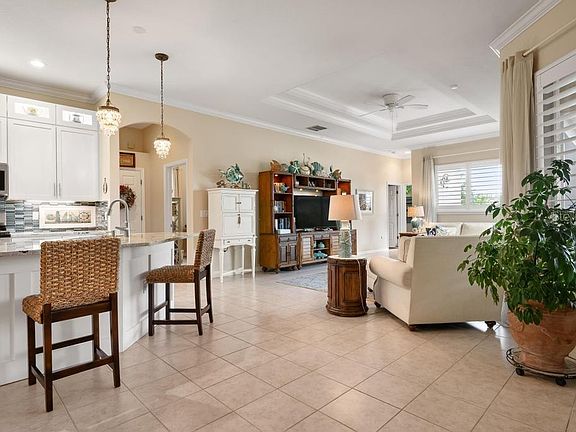 4th image of 264 DAHLIA COURT